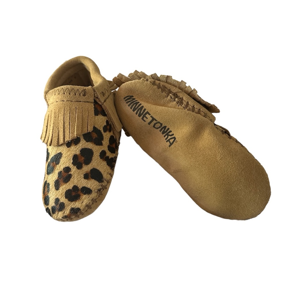 Minnetonka moccasin shoes